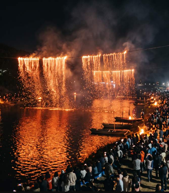 Yeoju Ogoknaru Festival — Bondu-ri Nakhwa-nori traditional fire performance sparks falling over the Namhan River at night